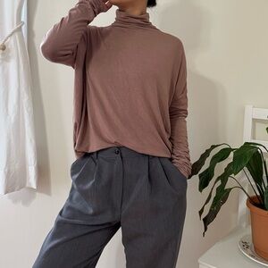 Babaton Aritzia Dolman Sleeve Mockneck Silky Soft Top Indie Pink Size Medium